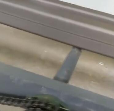 華盛泰Q6912通過式拋丸機發往河北河間的調試 華盛泰Q6912通過式拋丸機發往河北河間的調試